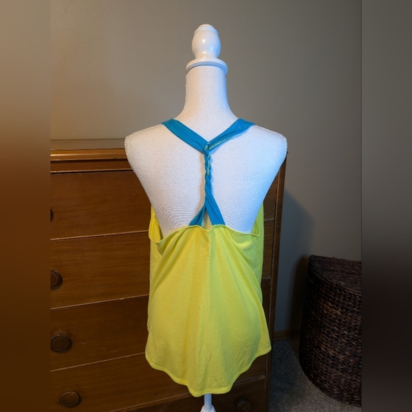 UnderArmour fluorescent braided running tank XL - Picture 6 of 10